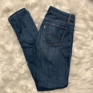 Women Ripped Levi jeans size 0/25